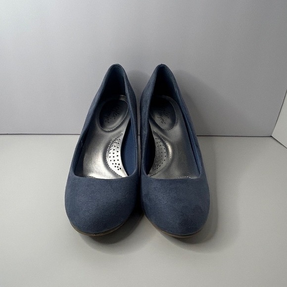 Shoes - Dexflex Comfort Light Blue Suede Pumps Cushioned Insole Size 7.5